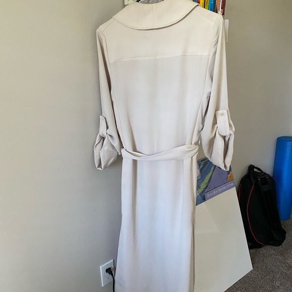 Khalo Robe - Picture 6 of 7